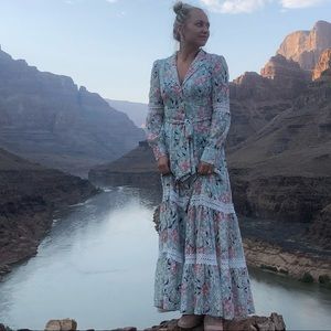 Amazing beautiful hand made dress from Mexico. Size M. Stunning!